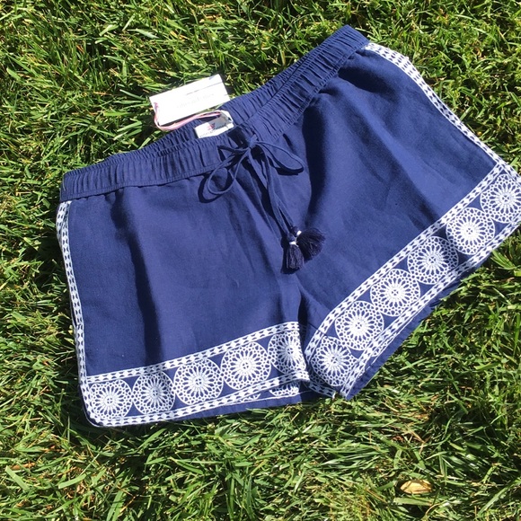 Vineyard Vines Pants - LAST ONE Vineyard Vines Embroidered Short sz M